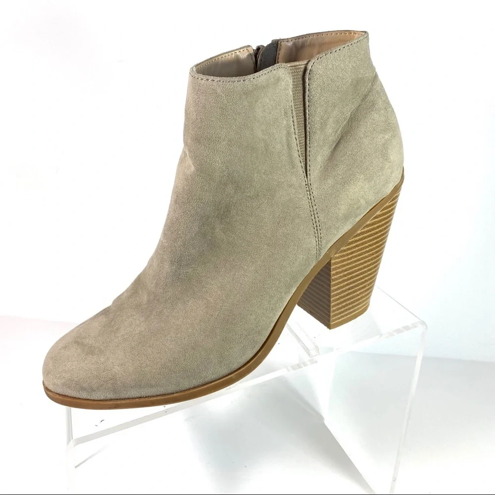 Banana Republic Ankle Boots Gray Suede Zip Size 10